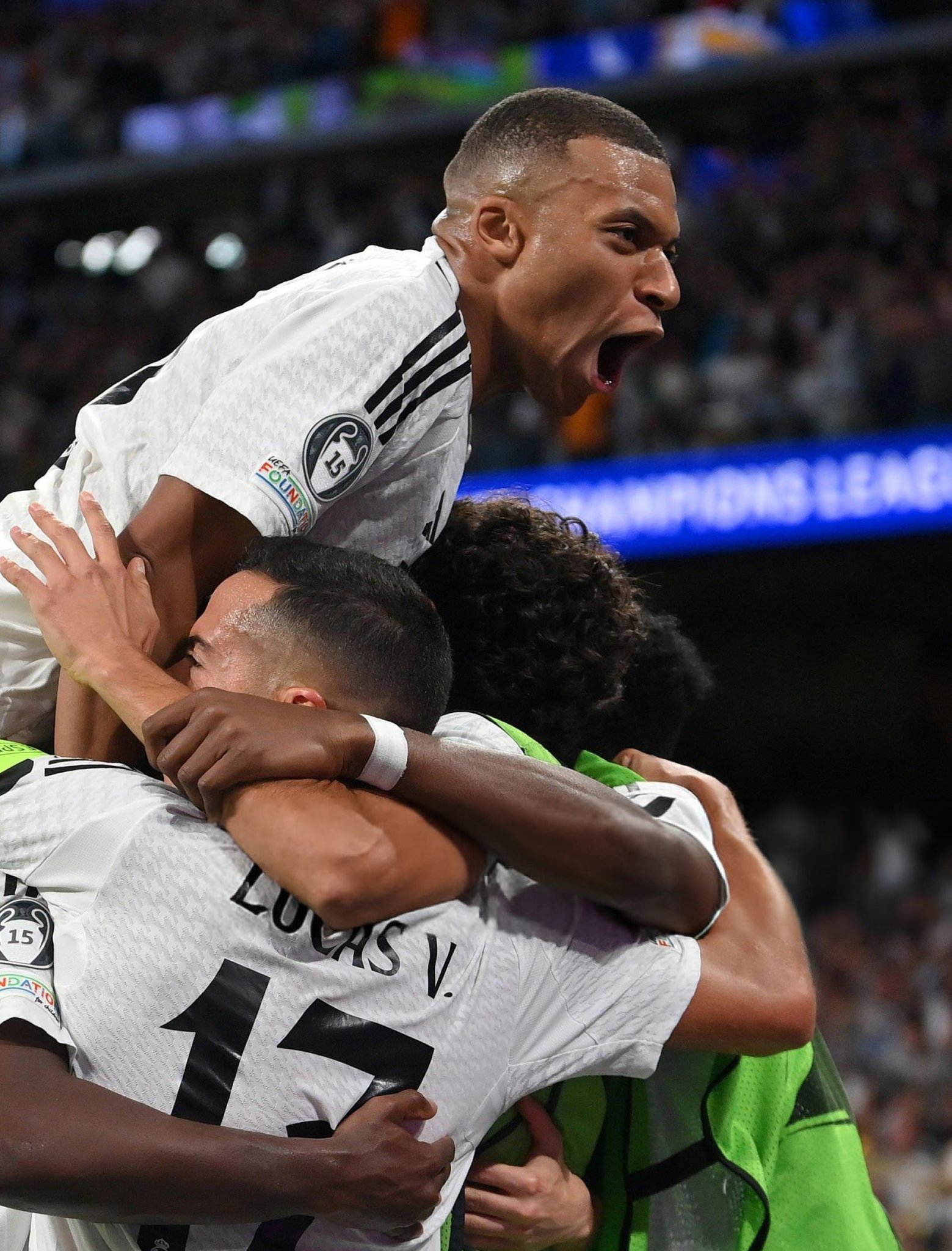 多特蒙德鏖战瑞士，戈麦斯关键制胜