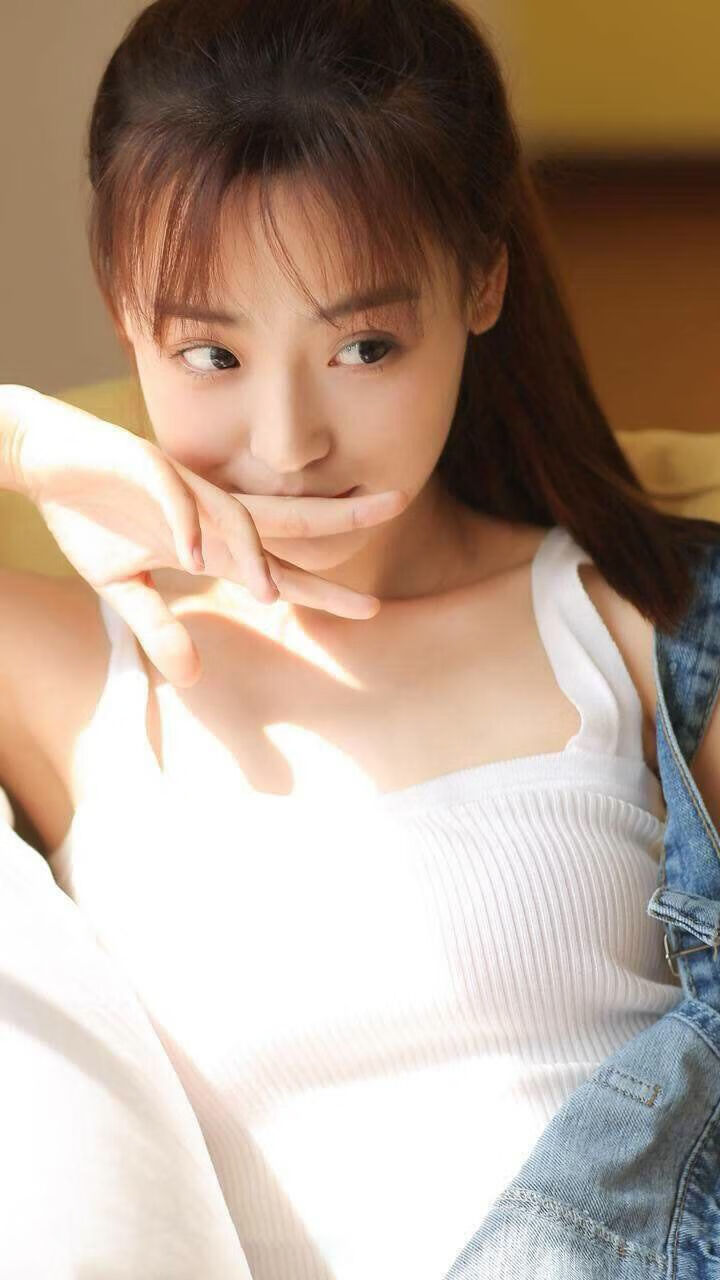 峡谷与绿茵的隔空交响,当库里与拉文同时点燃赛场