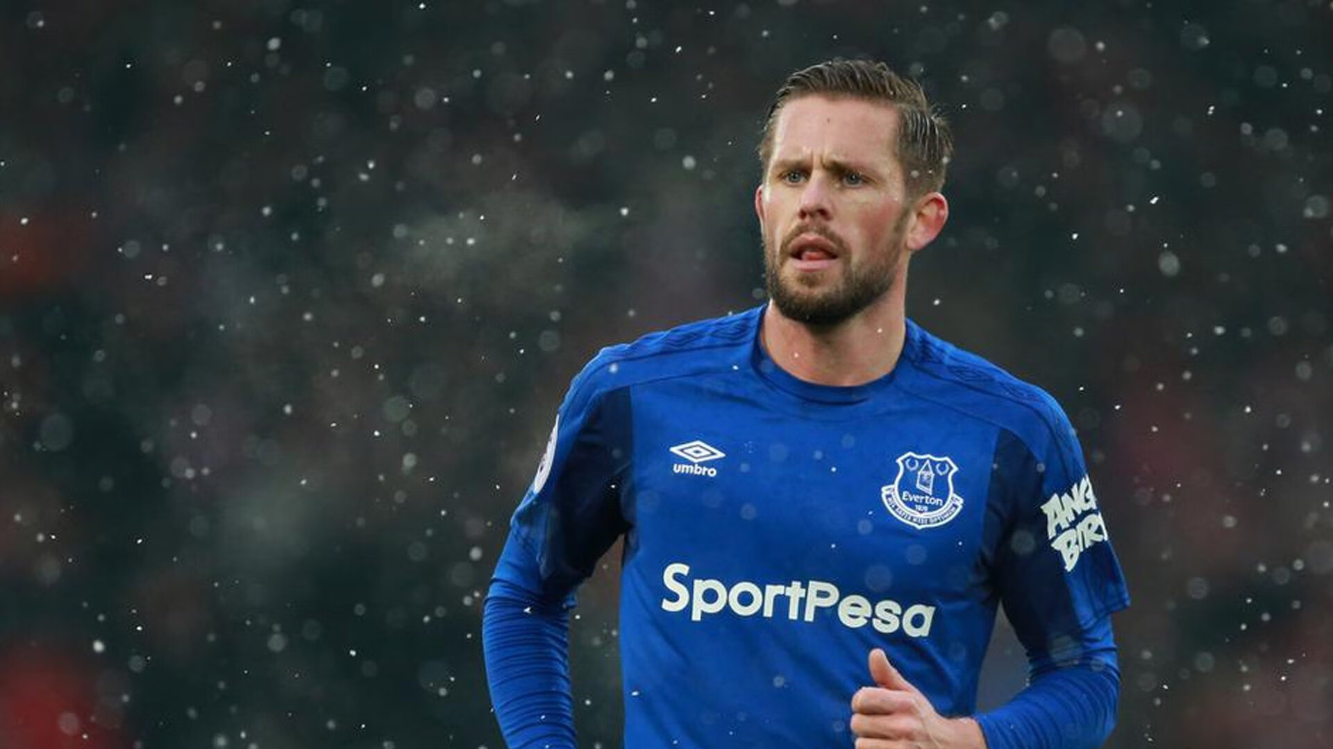 绿茵场与板球场的双面君王，当金色闪电斩落蓝白巨人，跨界大场面先生已然封王